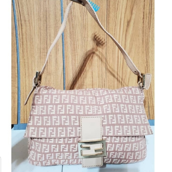 Fendi Handbags - Fendi Mama Zucchino Pink Baguette Bag